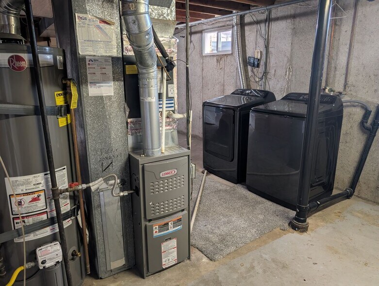 Building Photo - 317 W 930 N