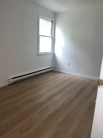 Spare Bed - 115 Ward St