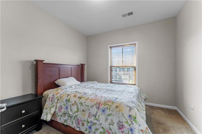Building Photo - 410 Fairmont Dr