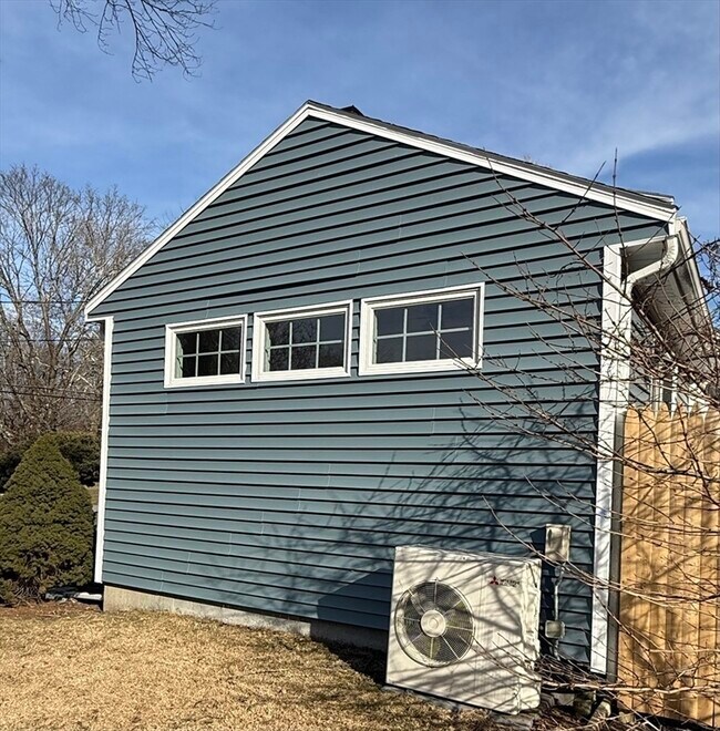 Building Photo - 10 Snake Brook Rd