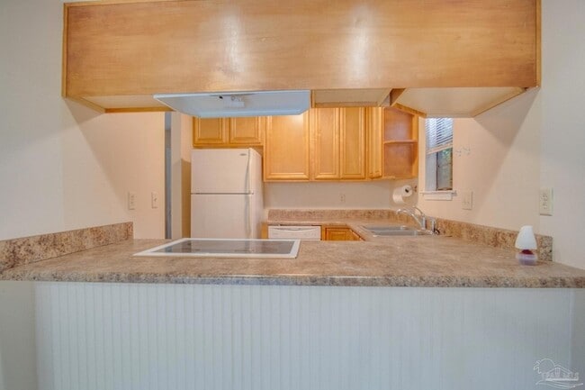 Building Photo - 8111 Stonebrook Dr