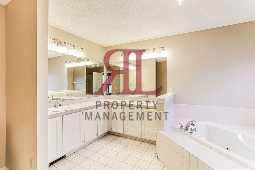 Building Photo - 771 Hunters Glen Dr