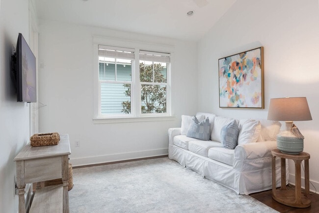 Building Photo - 80 East Royal Fern Way