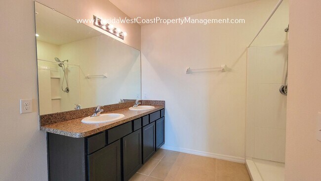 Building Photo - LOVELY 3 BEDROOM/2 BATH HOME WITH FENCED YARD! WILLOW WALK- PALMETTO!!!