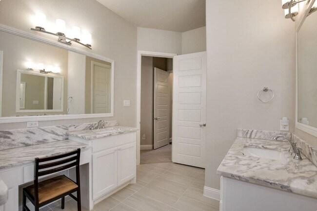 Building Photo - 6842 Gavin Dr