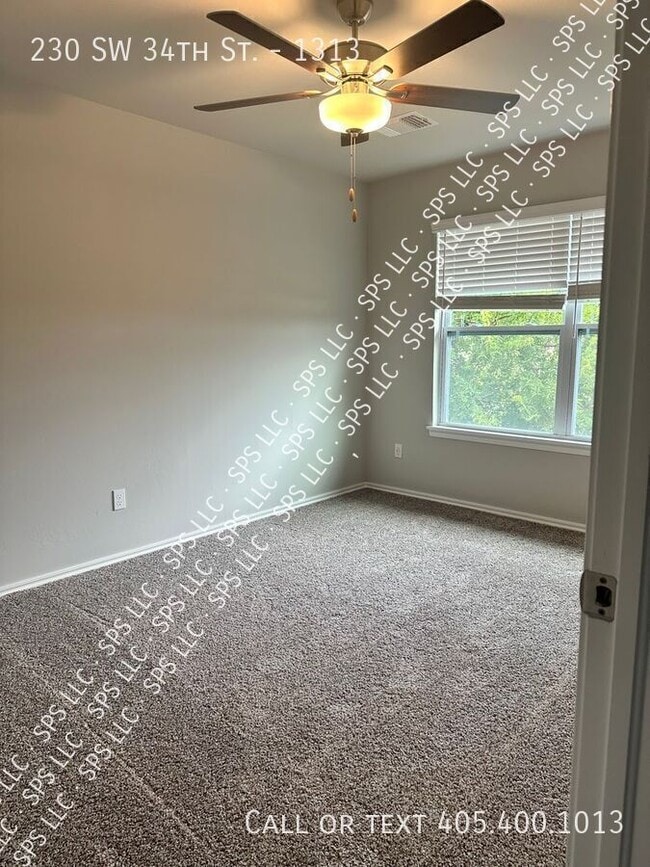 Building Photo - 230 SW 34th St