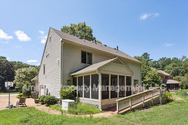 Building Photo - 203 Water Fowl Dr