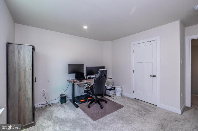 Building Photo - 523 Spring Manor Blvd