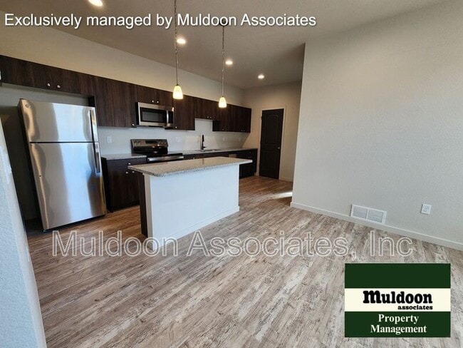 Building Photo - 898 S Harmony Dr