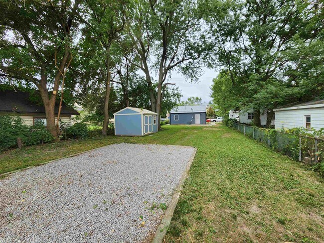 Building Photo - 424 Nussbaum Ave