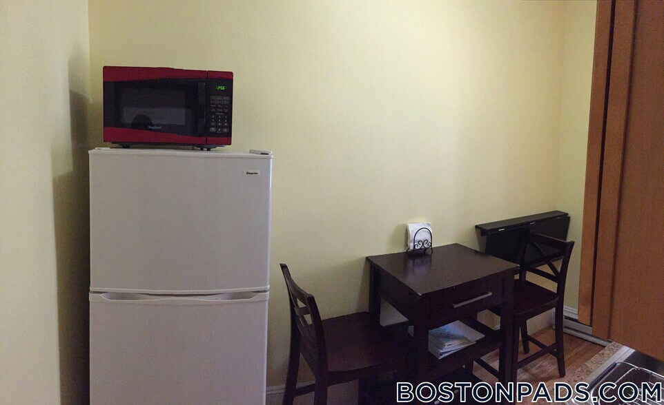 Building Photo - 55 Park Dr