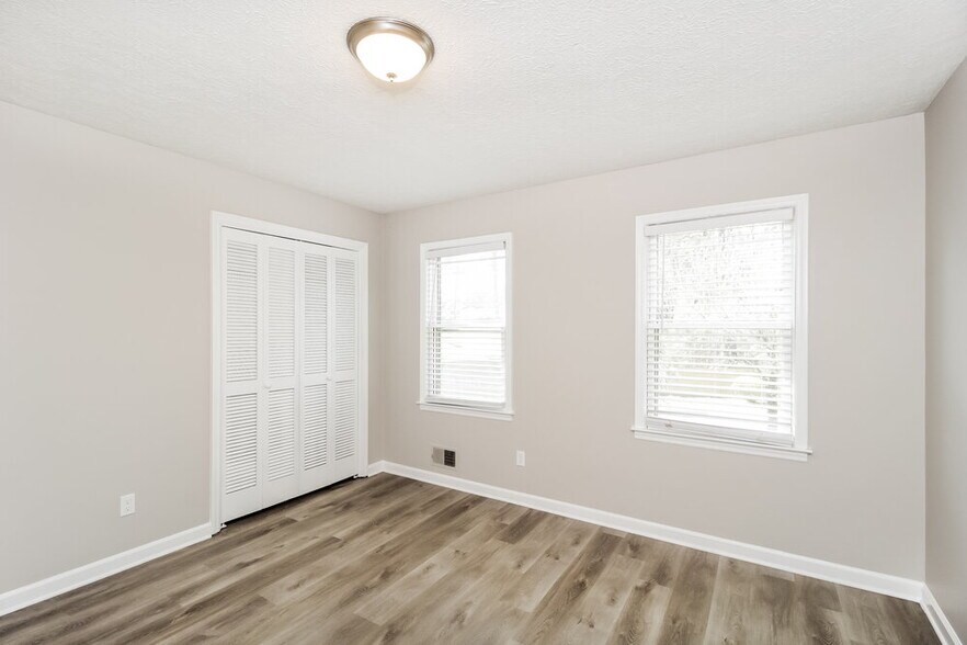 Building Photo - 35 Pine Grove Rd