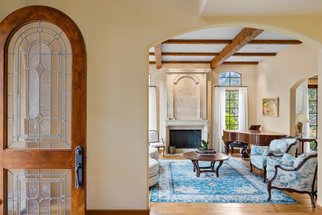 Building Photo - 3317 Taylor Rd