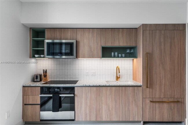 Building Photo - 159 NE 6th St