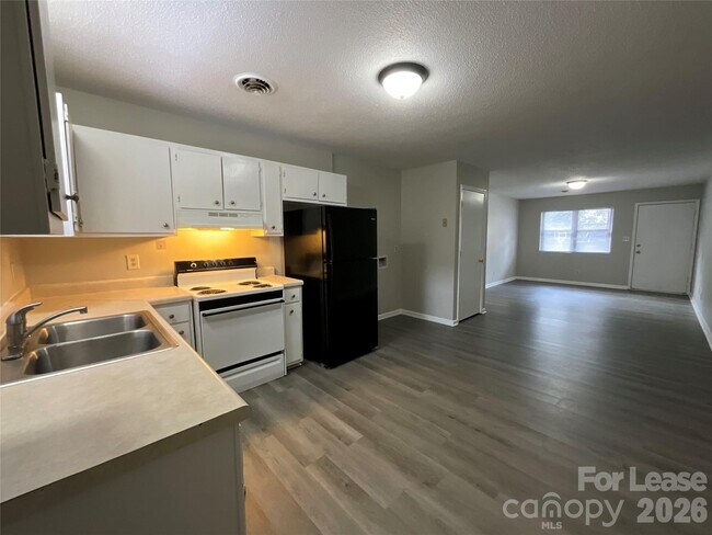 Building Photo - 201 Arthur Dr