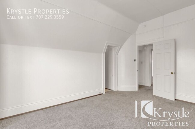 Building Photo - 1130 Marin St