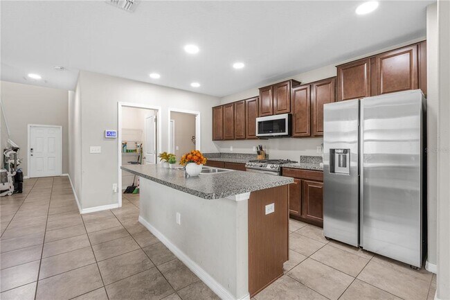 Building Photo - 5149 White Chicory Dr
