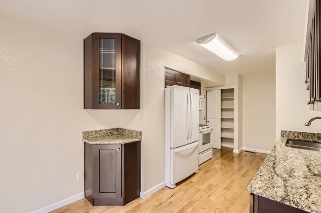 Building Photo - 1642 S Buckley Way