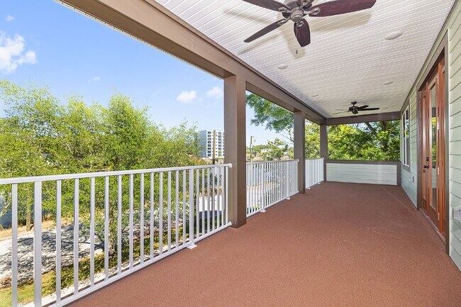 Building Photo - MODERN 4-BEDROOM TAMPA HOME | BUILT 2023 | FENCED YARD | PET FRIENDLY