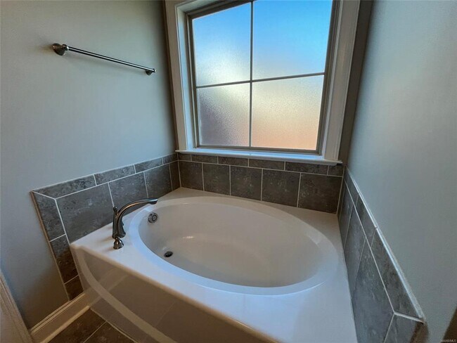 Building Photo - 966 Wheat Ridge Dr