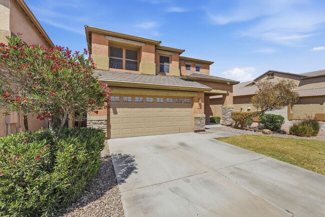 Building Photo - Moving in Special on OAC, 6bedroom 3bath Sparkling pool