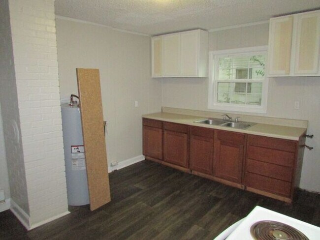 Building Photo - Charming 3 Bedroom Home on a Quiet Cul-de-Sac