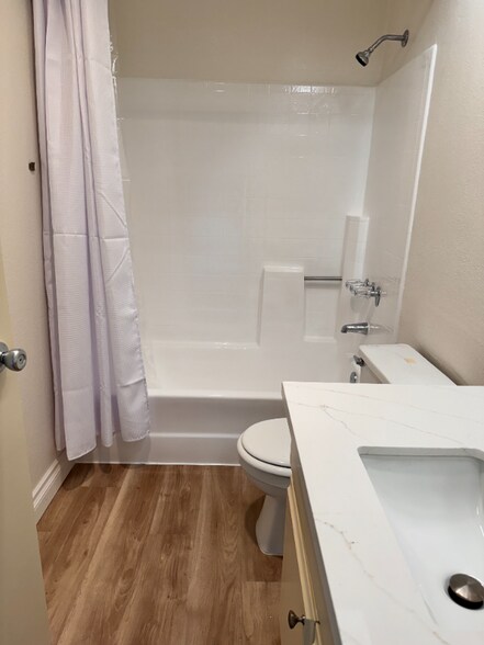 Building Photo - 2425 Purdue Ave