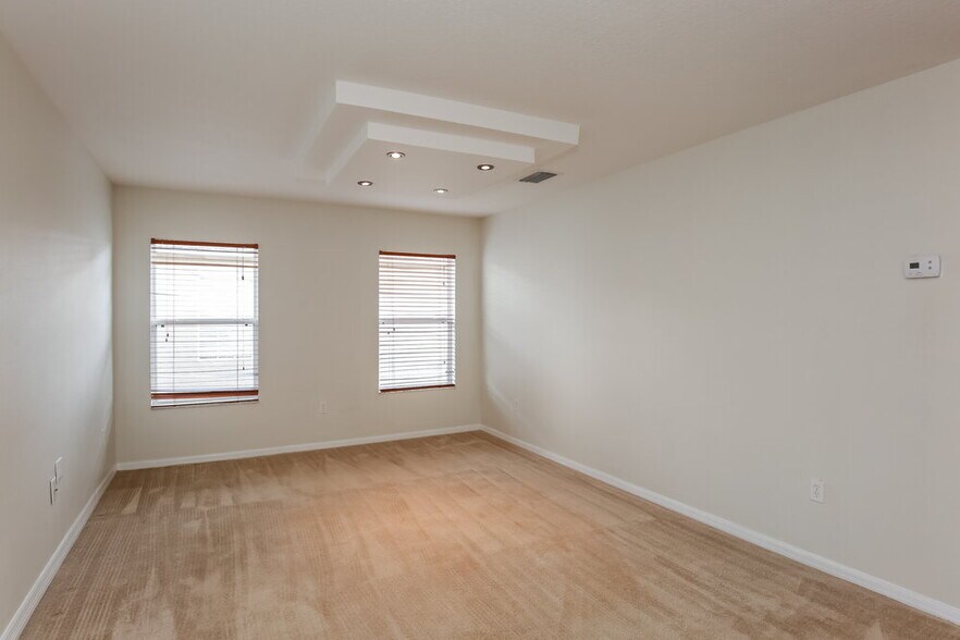 Building Photo - 9322 Zincoe Ln