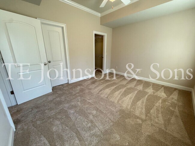 Building Photo - 5540 Brookberry Farm Rd
