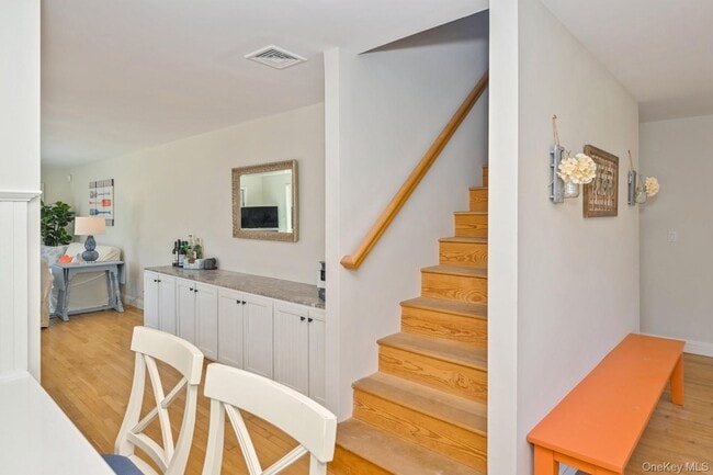 Building Photo - 16 Hildreth Rd S