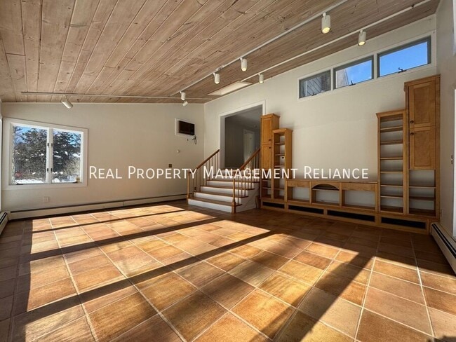 Building Photo - 30 Morningside Ln