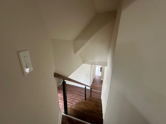 Building Photo - BRAND NEW 2 BED 1 BATH APARTMENT FOR RENT.