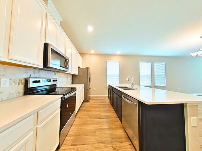 Building Photo - Coming Soon! Gorgeous Townhome For Rent in Horizon West Winter Garden  just west of Disney off th...