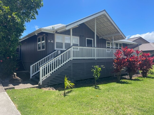Building Photo - Beautiful 3 bedroom 3 bath home on dry side Waimea