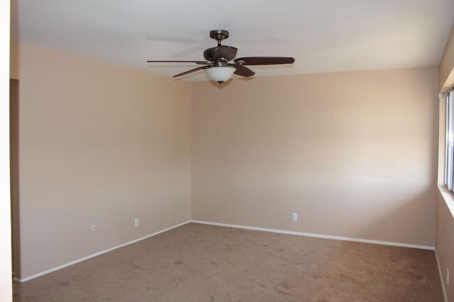 Building Photo - 55+ Senior Community 2Bed/1Bath in Costa Serena Oceanside~ Mira Pacific