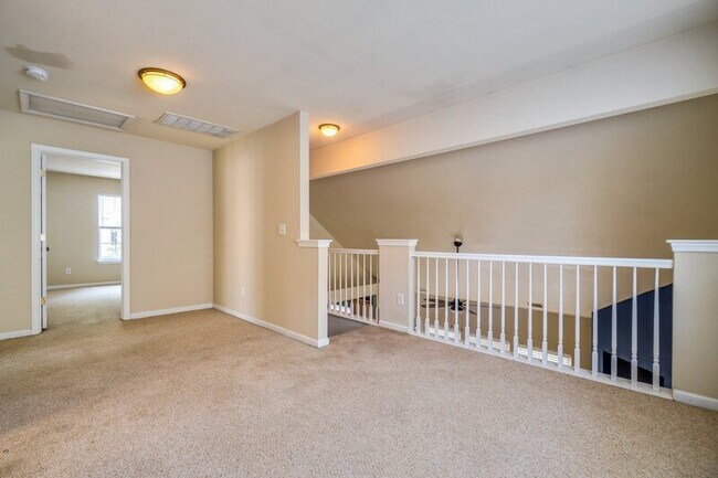 Building Photo - 3701 Bay Crescent