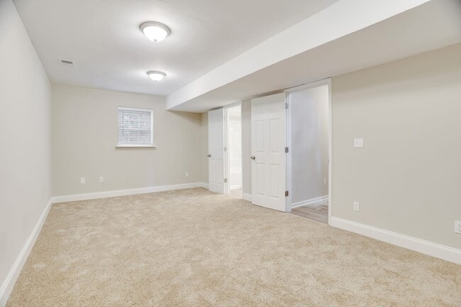 Building Photo - 2643 Laurel View Dr