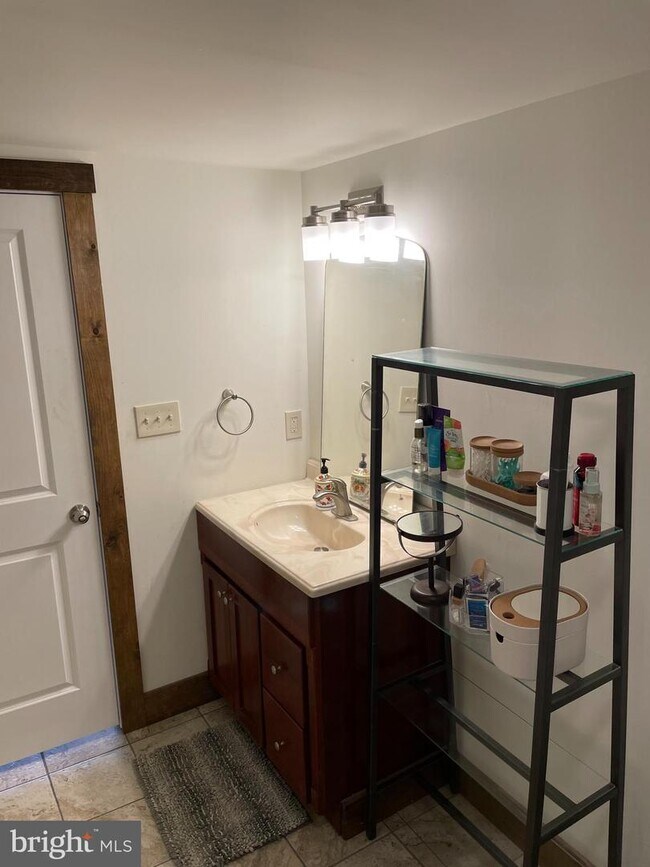 Building Photo - 64 Beulah Rd