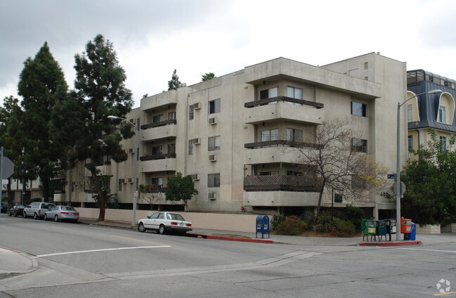 Building Photo - 400 S Hobart Blvd