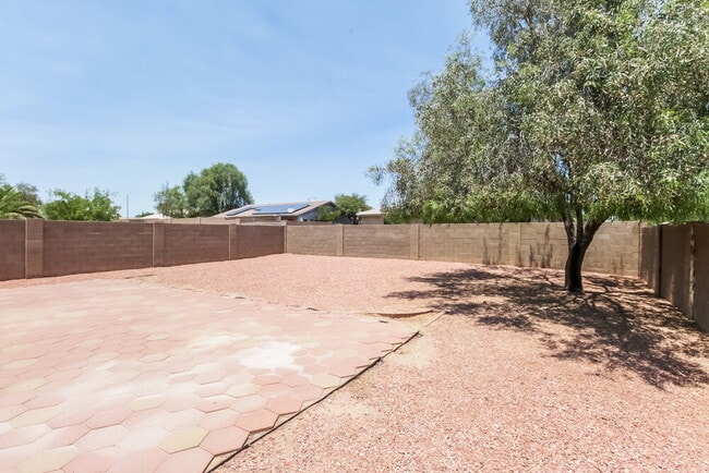 Building Photo - 14908 W Watson Cir