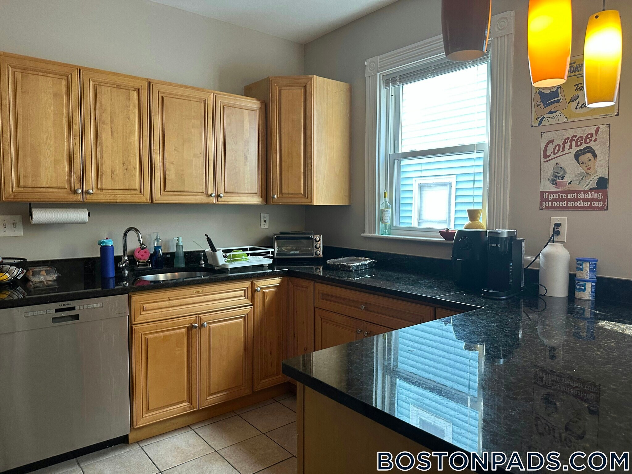 Building Photo - 68 Calumet St