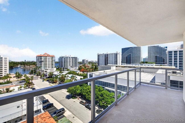 Building Photo - 209 N Fort Lauderdale Beach Blvd