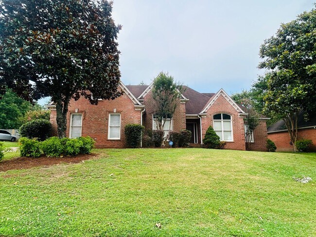 Building Photo - 4 BEDROOM/2 BATH HOME + Bonus Room in Rive...