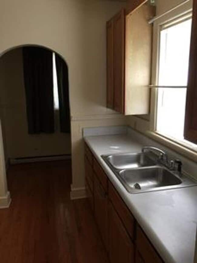 Building Photo - 3 bed room brick house in Henrico County! ...
