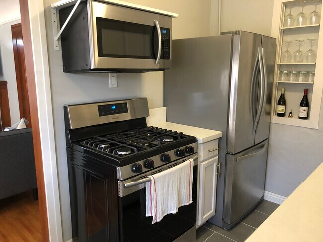 Building Photo - 337 Ximeno Ave