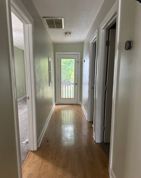 Building Photo - 630 Kamran Dr NW