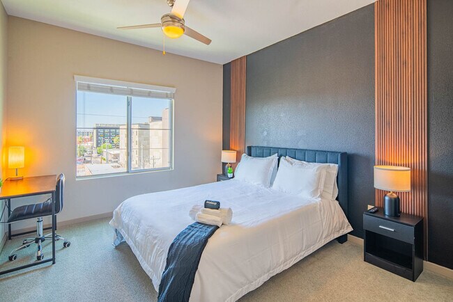 Building Photo - 295 E Roosevelt St