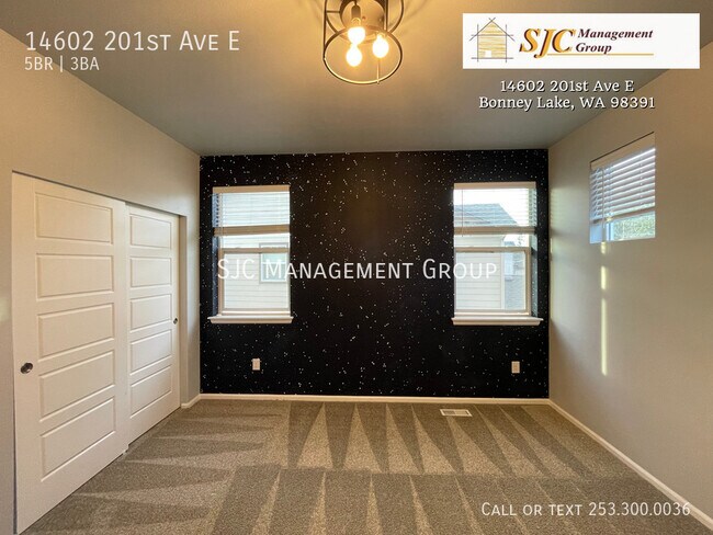 Building Photo - 14602 201st Ave E