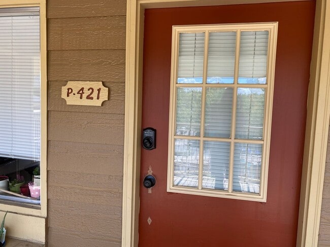 Building Photo - Top Floor Condo with View of the Flatirons and the Pool