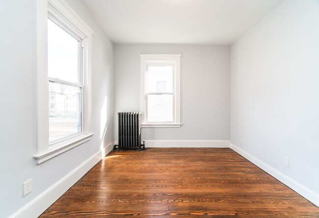 Building Photo - 83 Division St